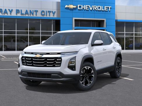 New 2026 Chevrolet Equinox LT w/ Safety and Technology Package FWD image 6