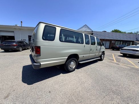 Used 2006 Ford E-350 and Econoline 350 XL RWD image 13