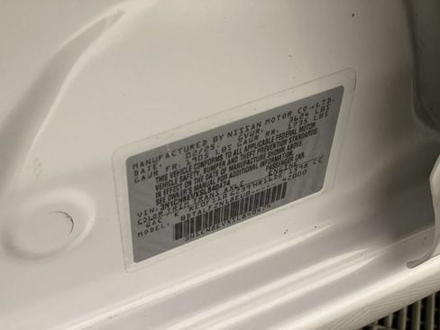 Used 2025 Nissan Versa SV FWD image 37