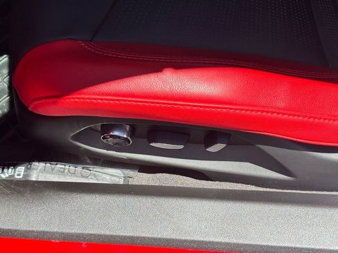 Used 2025 Chevrolet Corvette Stingray Premium Cpe w/ Z51 Performance Package RWD image 15