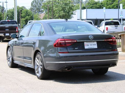 Used 2017 Volkswagen Passat 1.8T R-Line FWD image 6