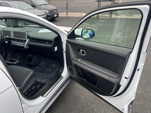 Used 2024 Hyundai Ioniq 5 Limited image 41