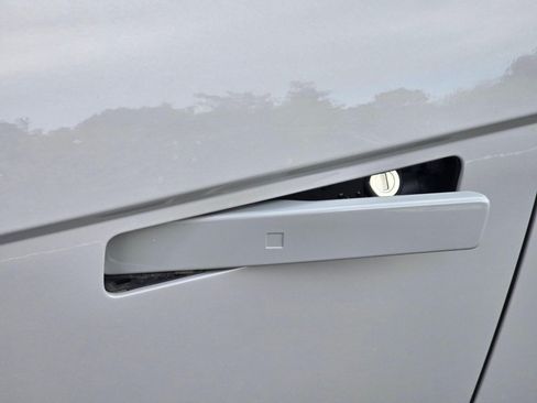 New 2025 Hyundai Ioniq 5 SE AWD/4WD image 12
