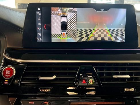 Used 2018 BMW M5 image 15