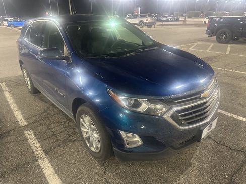 Used 2020 Chevrolet Equinox LT image 2