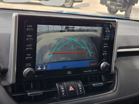 Used 2021 Toyota RAV4 XLE Premium FWD image 16