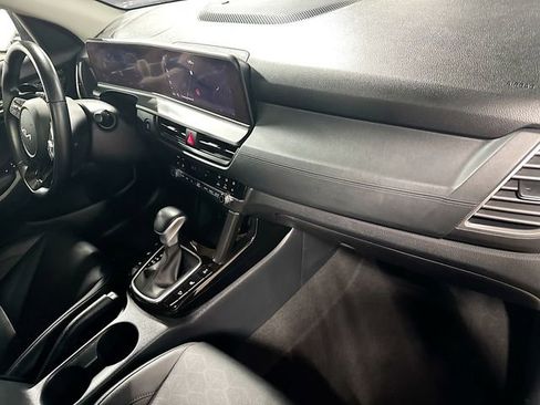 Used 2024 Kia Seltos EX image 30