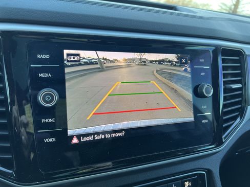 Used 2023 Volkswagen Atlas SEL R-Line image 24