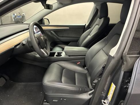 Used 2023 Tesla Model Y Long Range AWD/4WD image 9