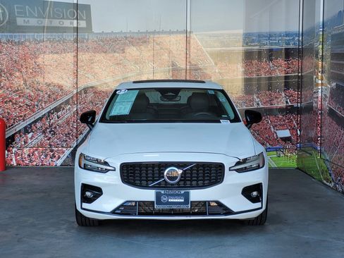 Used 2024 Volvo S60 B5 Core image 2