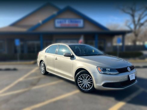 Used 2014 Volkswagen Jetta SE image 1