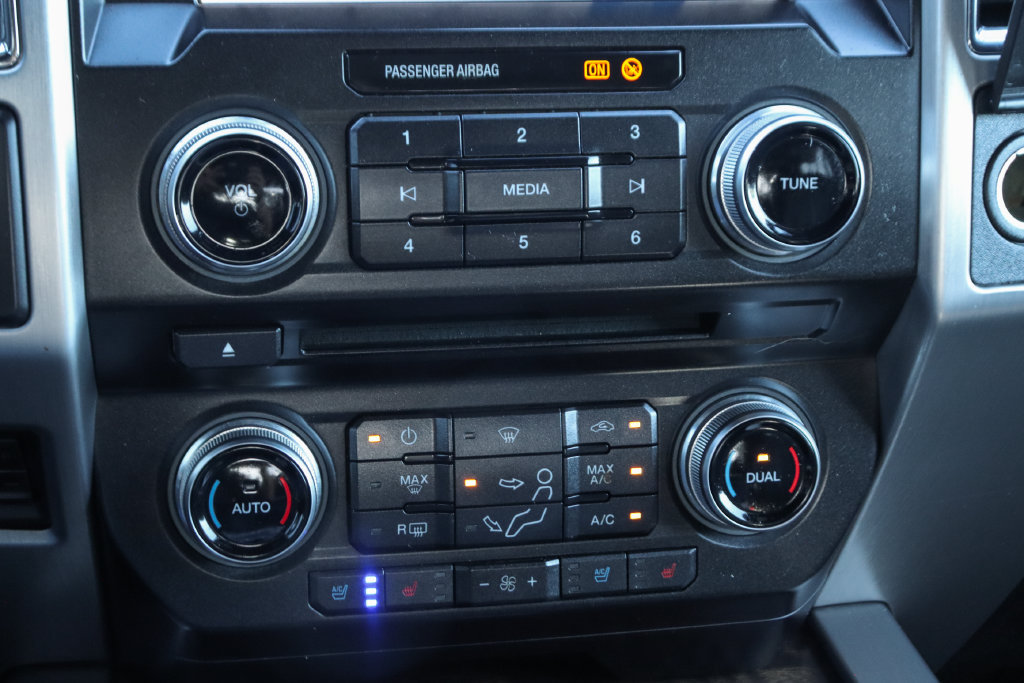 Used 2017 Ford F350 Platinum w/ Platinum Ultimate Package AWD/4WD image 39