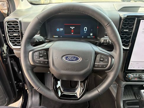 Used 2025 Ford Ranger Lariat w/ FX4 Off-Road Package AWD/4WD image 21