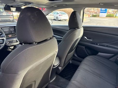 Used 2021 Hyundai Elantra SEL w/ Convenience + Premium Package image 29