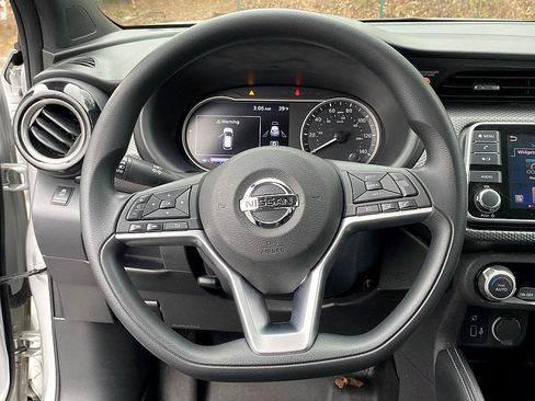 Used 2019 Nissan Kicks SV w/ Exterior Package image 13