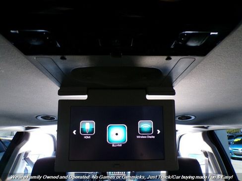 Used 2018 Chevrolet Suburban LT image 33