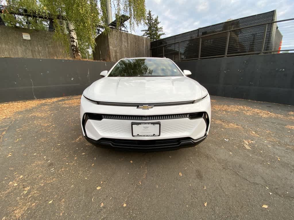 Used 2026 Chevrolet Equinox EV LT FWD image 9