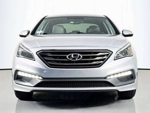 Used 2016 Hyundai Sonata Sport w/ Option Group 02 image 3