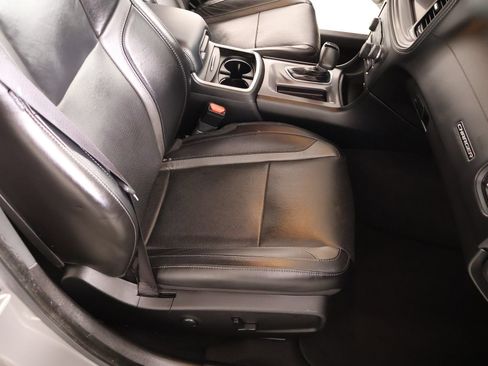 Used 2023 Dodge Charger SXT w/ Plus Group RWD image 13