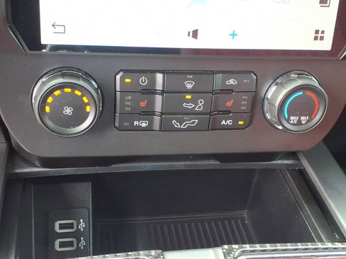 Used 2020 Ford F150 XLT w/ Equipment Group 302A Luxury AWD/4WD image 28