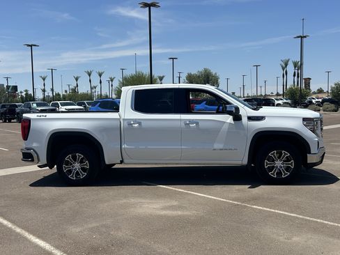 Certified 2025 GMC Sierra 1500 SLT AWD/4WD image 6