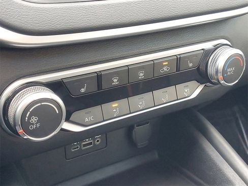 Used 2020 Nissan Altima 2.5 SR w/ Premium Package image 30