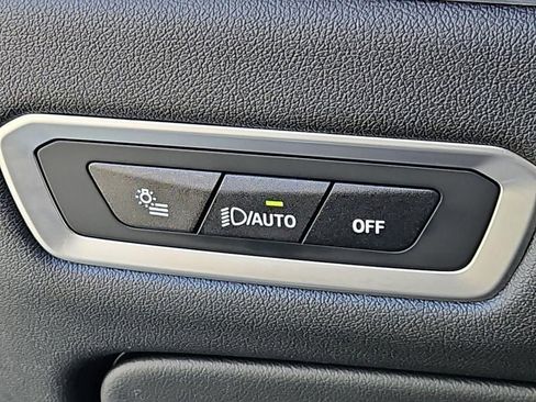 Used 2025 BMW X7 xDrive40i w/ Premium Package image 25