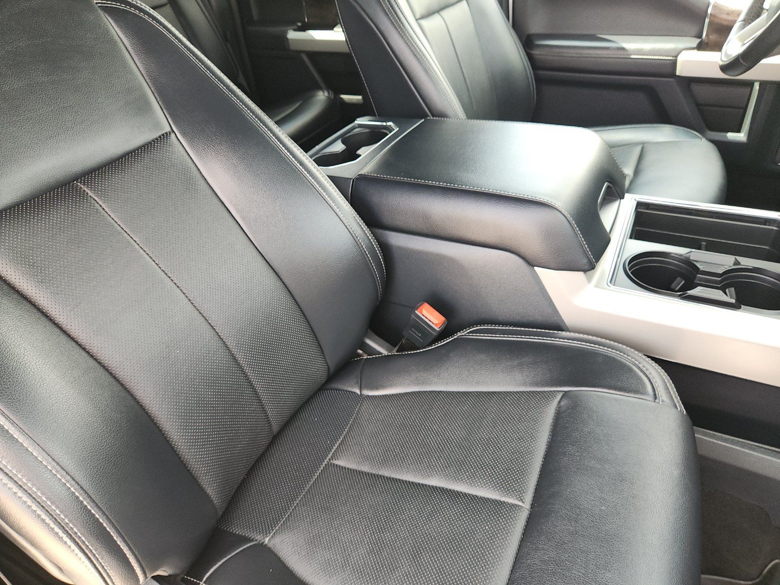 Certified 2022 Ford F250 Lariat w/ Lariat Value Package AWD/4WD image 17