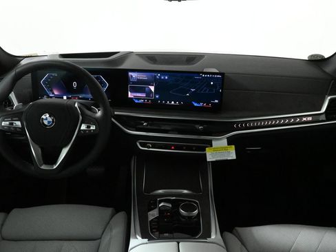 Used 2026 BMW X5 xDrive40i w/ Climate Comfort Package image 17