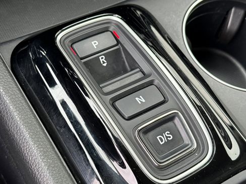 Certified 2023 Honda Pilot LX image 16