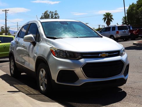 Used 2020 Chevrolet Trax LS w/ Tint and Cruise Package FWD image 14