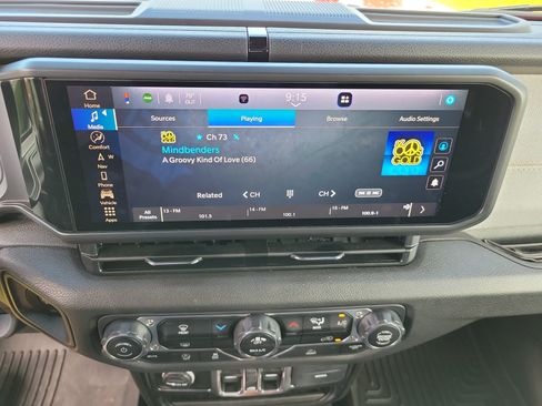 Used 2025 Jeep Gladiator Sport AWD/4WD image 15