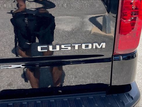 Used 2022 Chevrolet Silverado 1500 Custom RWD image 10