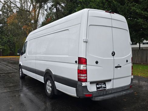 Used 2012 Mercedes-Benz Sprinter 2500 w/ Premium Pkg image 4