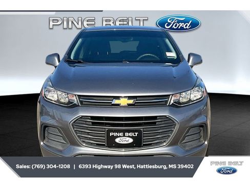 Used 2020 Chevrolet Trax LS w/ Tint and Cruise Package FWD image 3