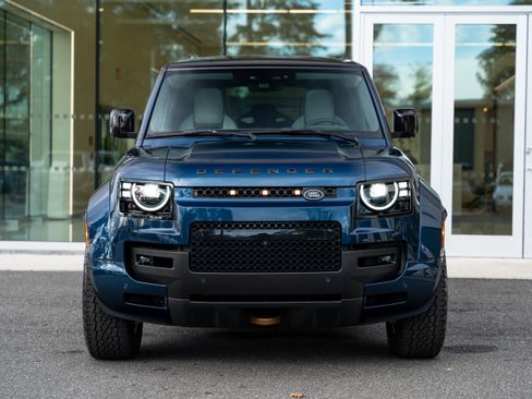 Used 2026 Land Rover Defender 110 OCTA image 8