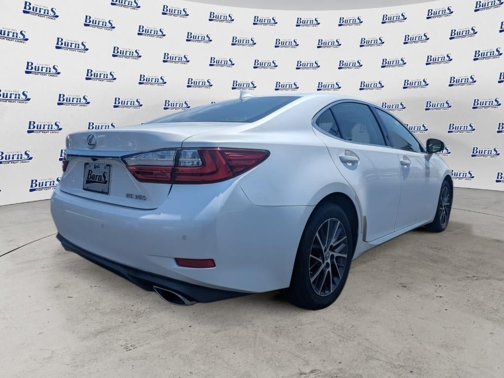 Used 2016 Lexus ES 350 w/ Luxury Package w/Wood Trim FWD image 4