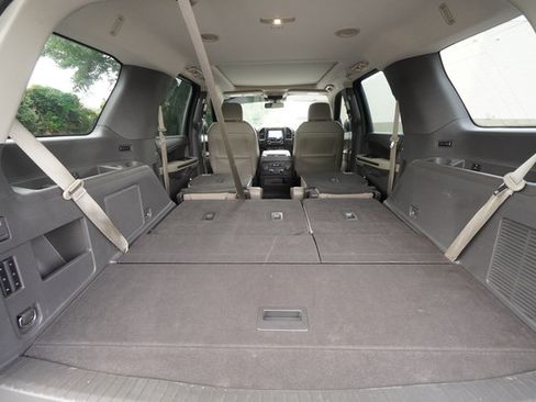 Used 2021 Ford Expedition Limited RWD image 29