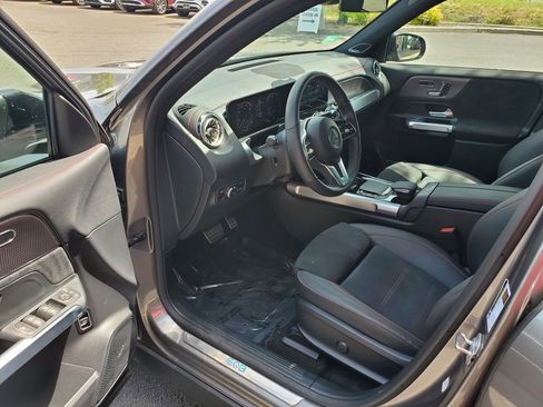 Used 2023 Mercedes-Benz EQB 350 4MATIC SUV image 11