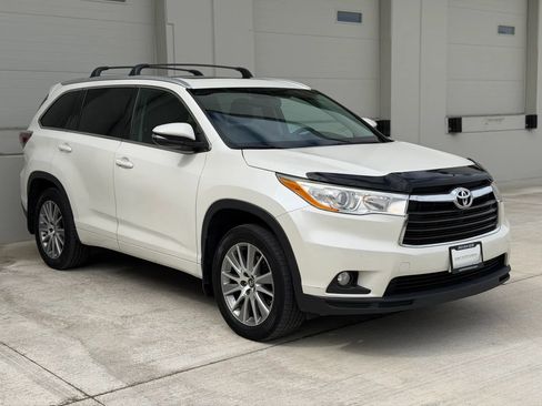 Used 2016 Toyota Highlander XLE AWD/4WD image 7