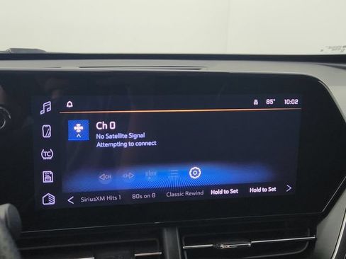 Used 2025 Chevrolet Trax RS w/ Sunroof Package FWD image 27