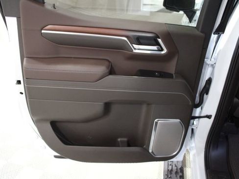 New 2026 GMC Sierra 1500 Denali w/ Denali Reserve Package AWD/4WD image 22