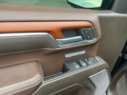 Used 2022 GMC Sierra 1500 Denali w/ Denali Reserve Package AWD/4WD image 11