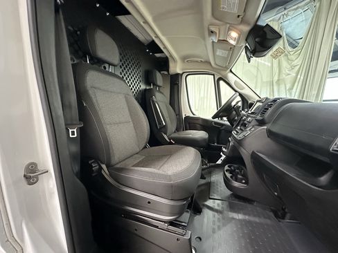 Used 2025 RAM ProMaster 2500 w/ U-Haul Equipment Group FWD image 16
