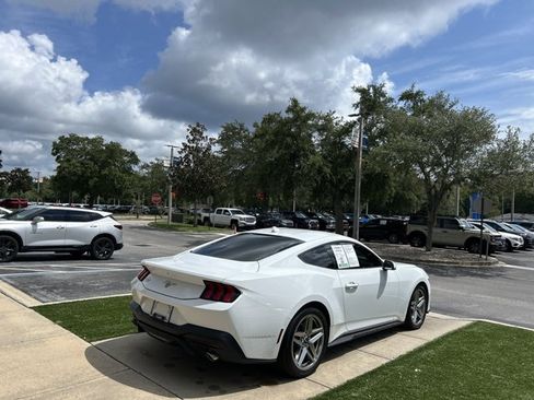 Certified 2024 Ford Mustang Coupe RWD image 5
