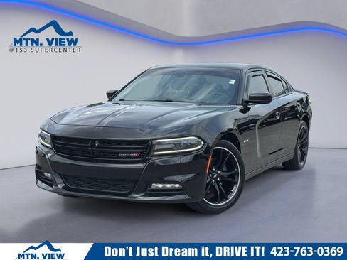 Used 2018 Dodge Charger R/T w/ Blacktop Package RWD image 1