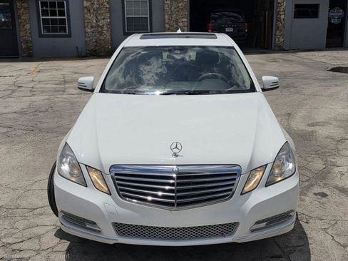 Used 2013 Mercedes-Benz E 350 Sedan image 3