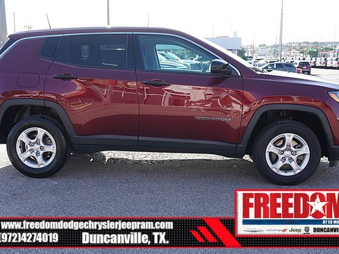 Used 2022 Jeep Compass Sport AWD/4WD image 6