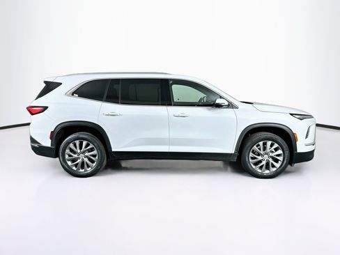 Used 2025 Buick Enclave Preferred FWD image 10