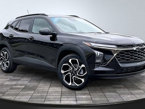 New 2026 Chevrolet Trax RS w/ Driver Confidence Package FWD image 2